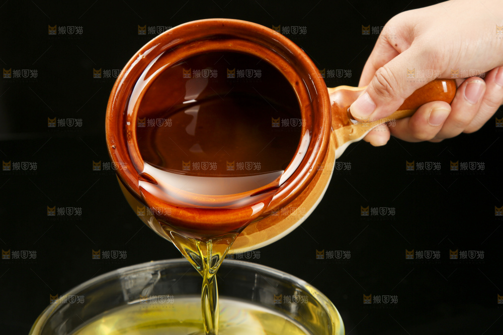 深底上的山茶油