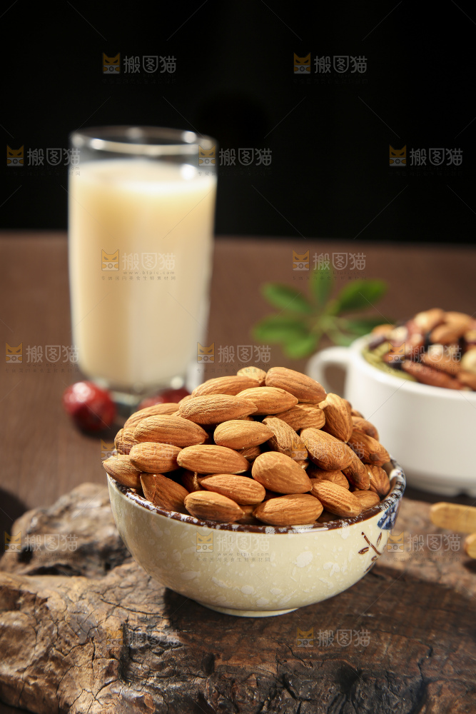 深底上的扁桃仁