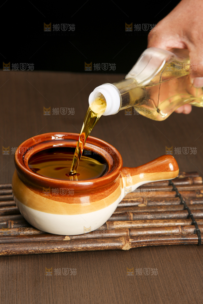 深底上的山茶油