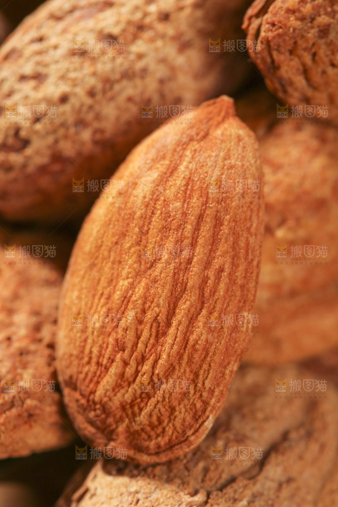 深底上的扁桃仁