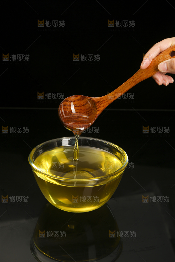 深底上的山茶油