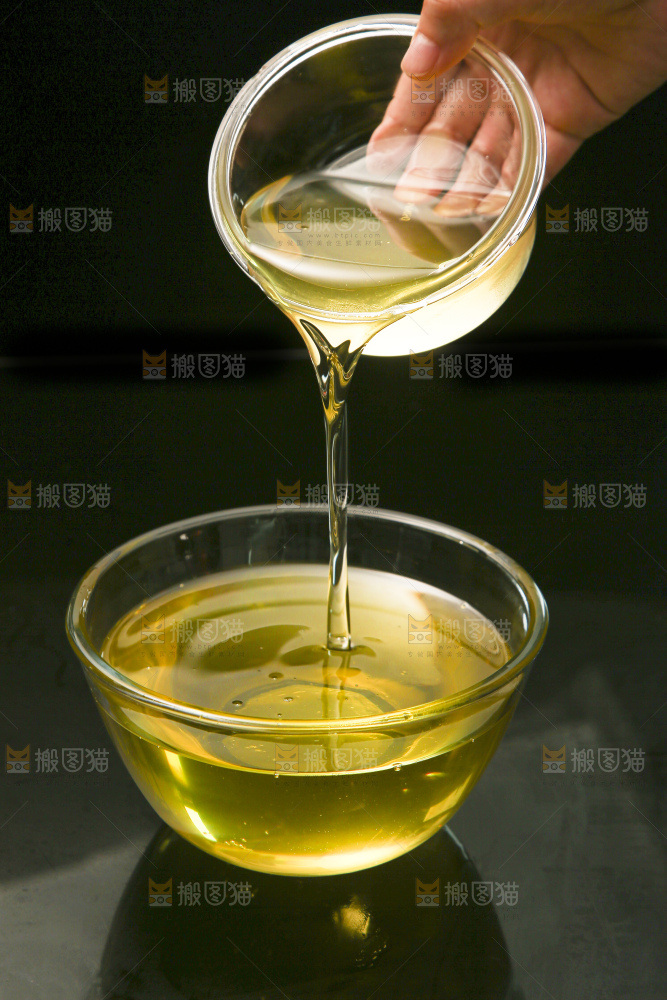 深底上的山茶油