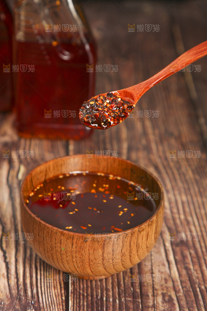 木底上的辣椒油