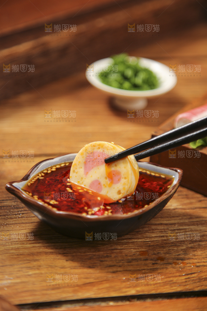 木底上的火锅丸子