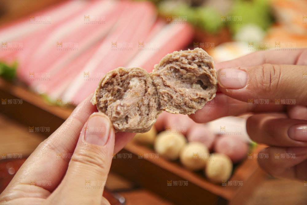 木底上的火锅丸子
