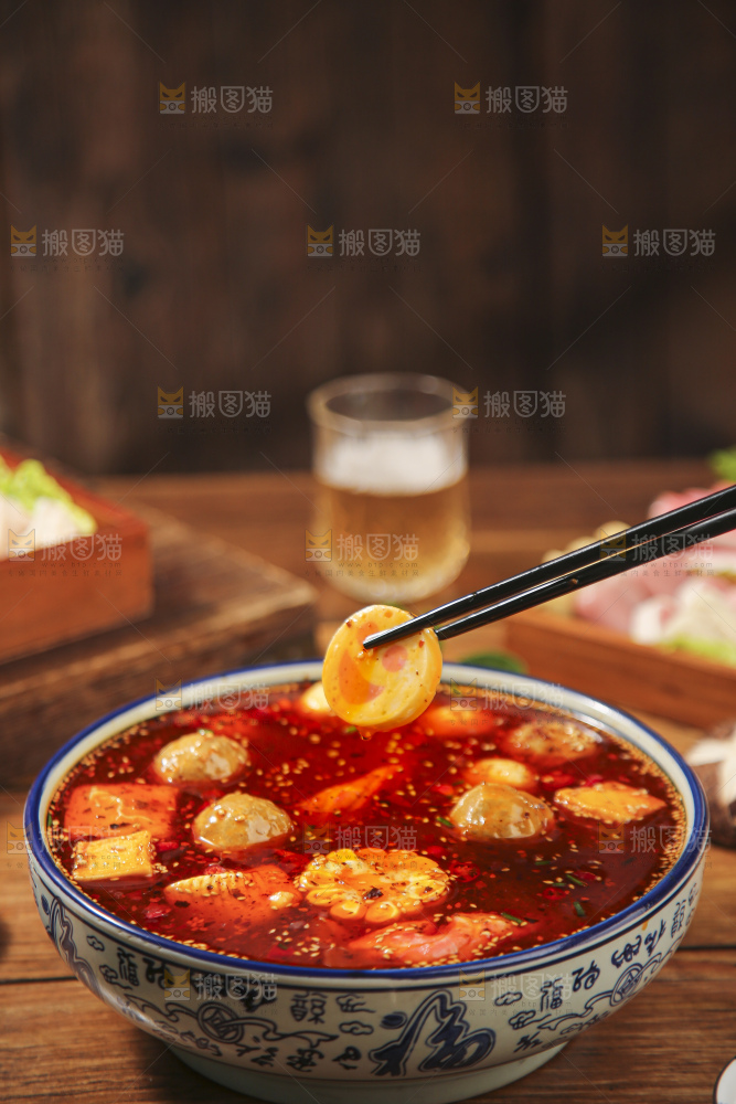 木底上的火锅丸子