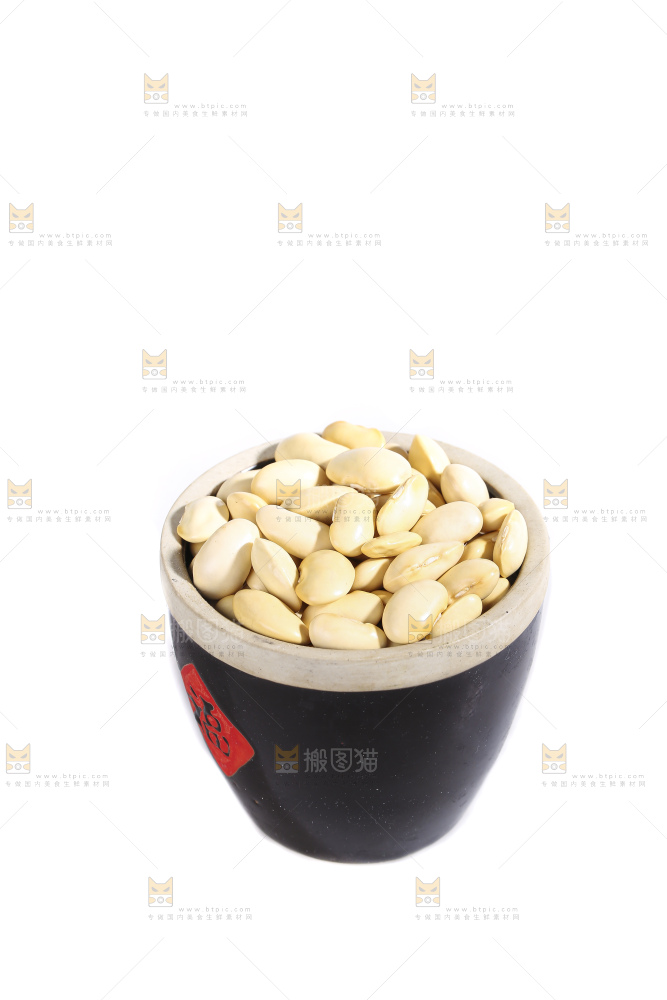 白底上的腊八粥食材