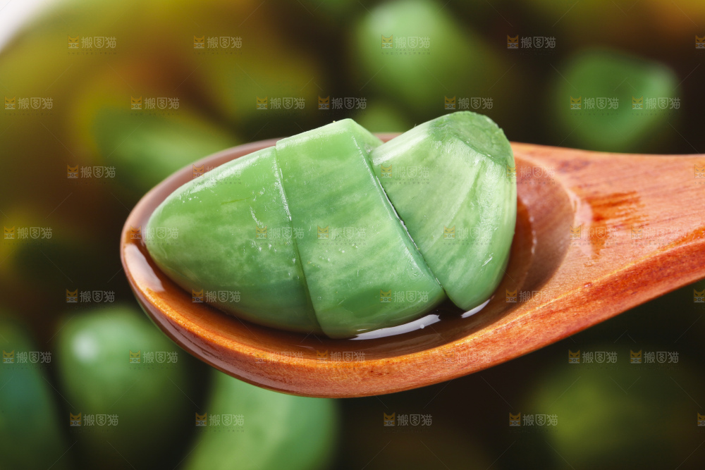 深底上的腊八蒜