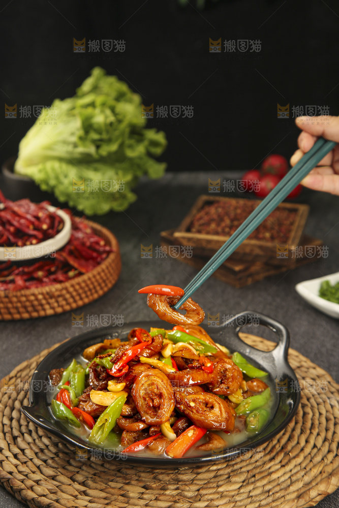 深底上的炒肥肠