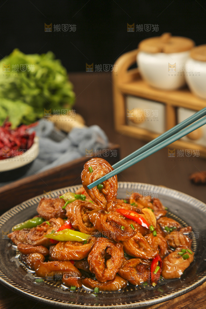 深底上的炒肥肠