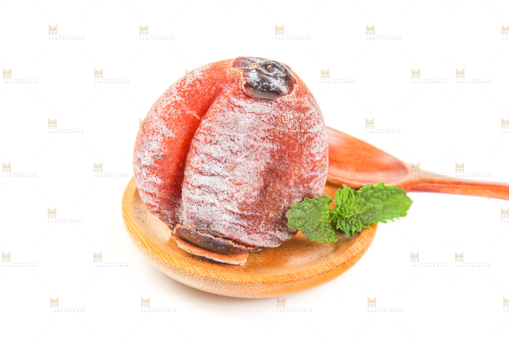 白底上放着吊柿饼