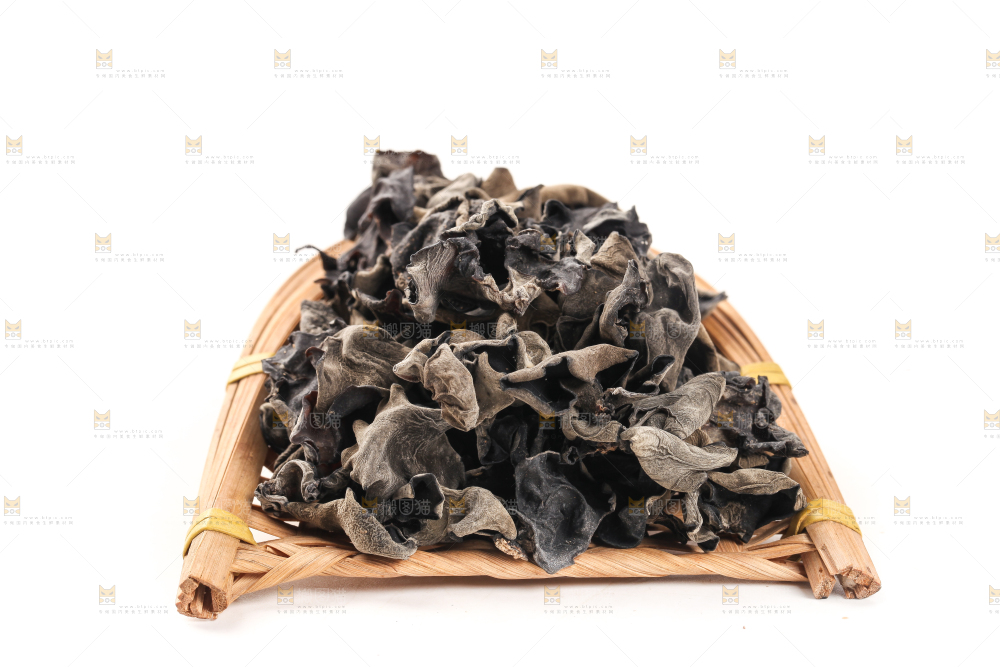 白底上的黑木耳