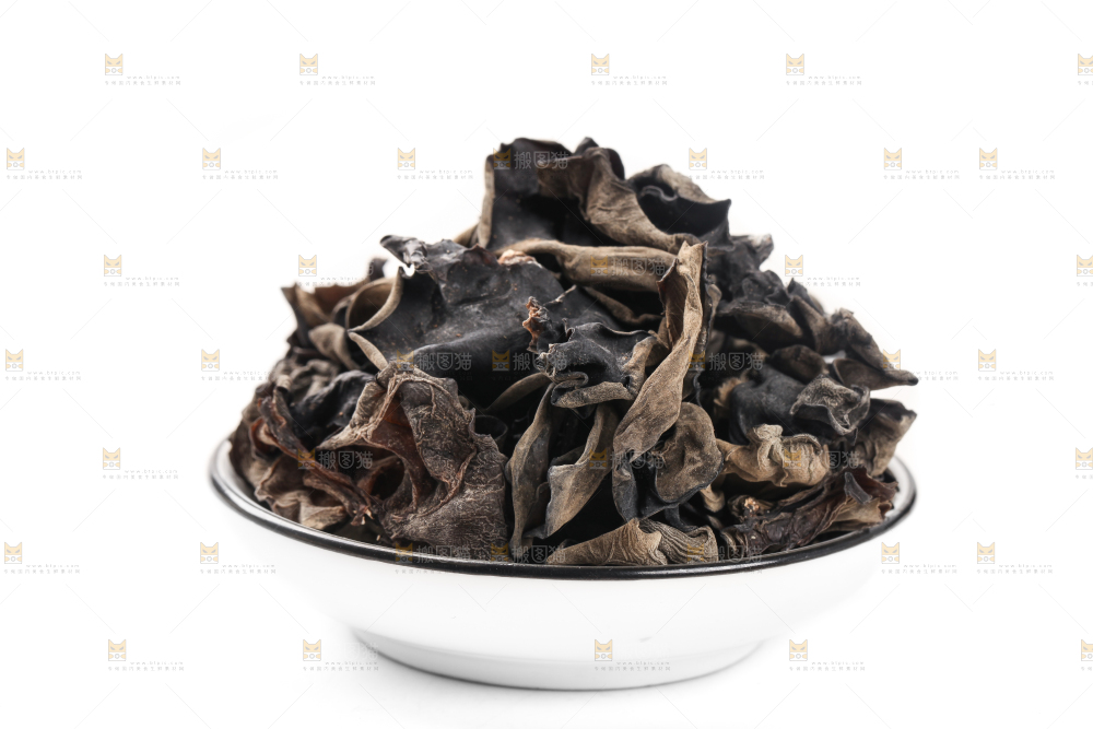 白底上的黑木耳