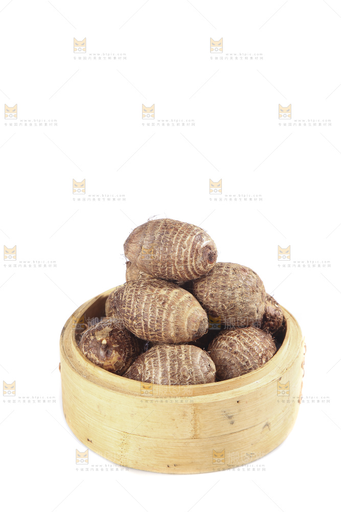 白底上的牛奶芋头