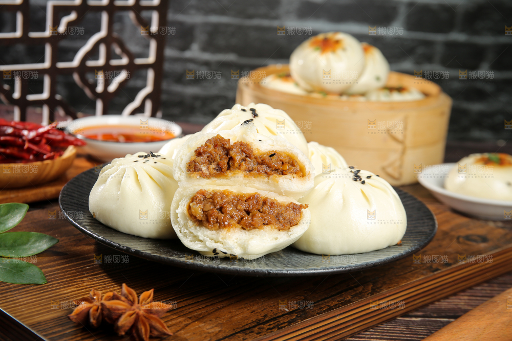 深底上的牛肉包子