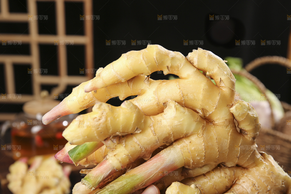 深底上的小黄姜