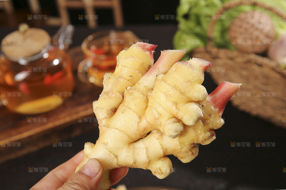 深底上的小黄姜