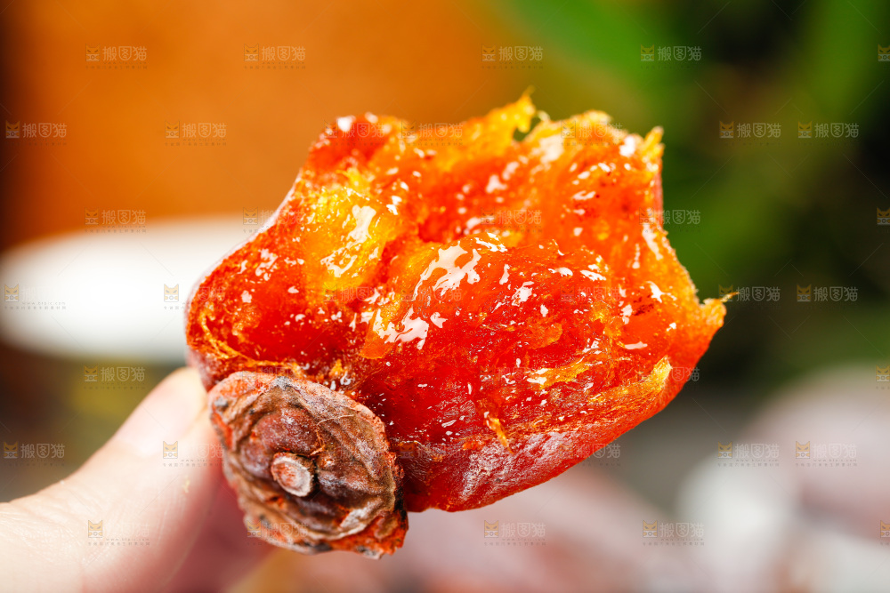 浅底上的吊柿饼