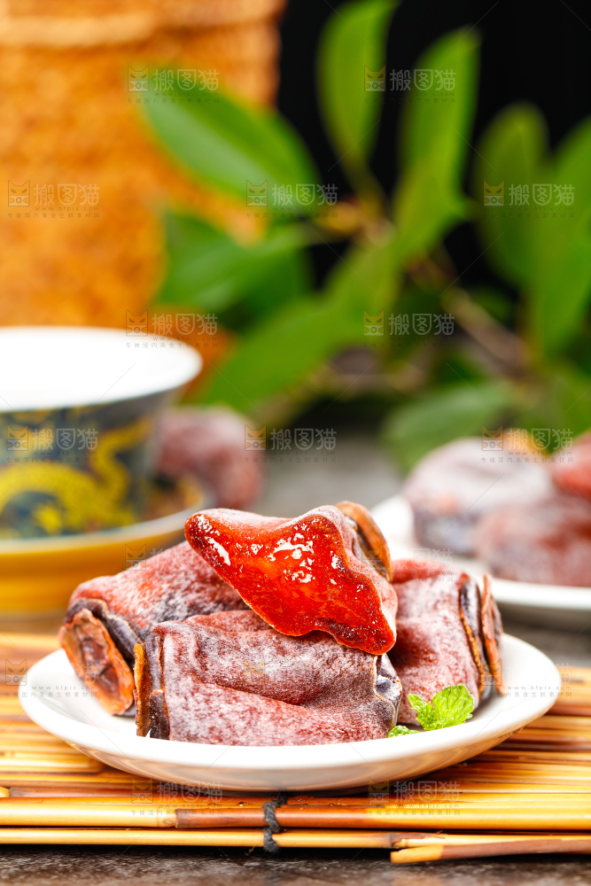 浅底上的吊柿饼