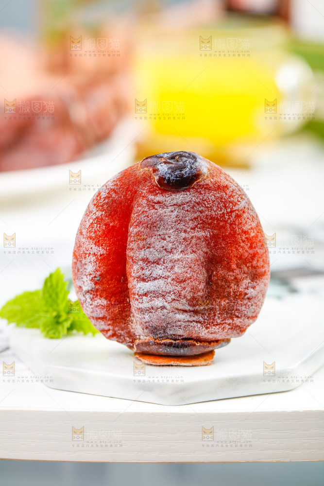 浅底上的吊柿饼