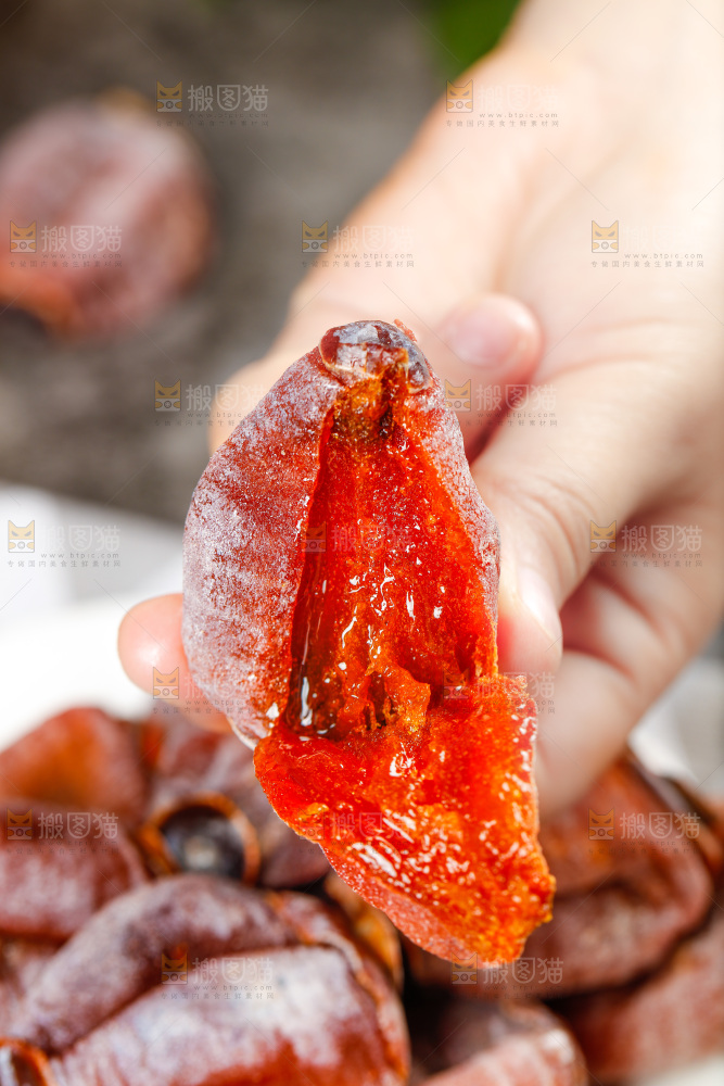 浅底上的吊柿饼