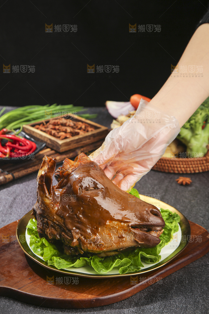深底上的羊头肉