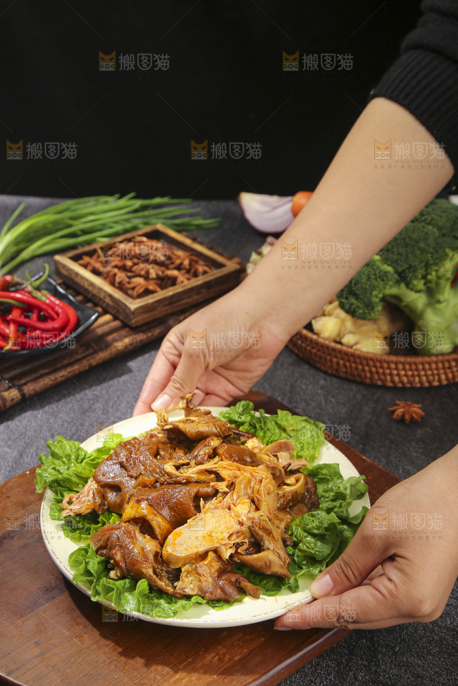 深底上的羊头肉