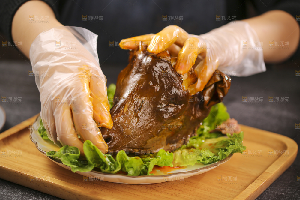 深底上的羊头肉