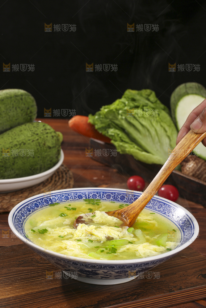 盘子里的丝瓜炒蛋
