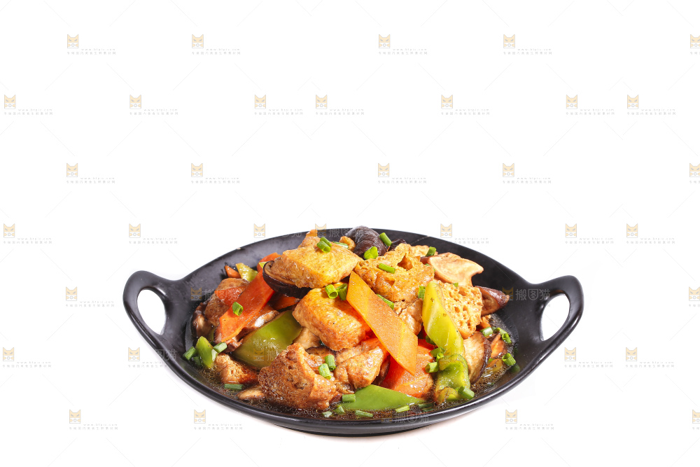 白底上的炒豆泡