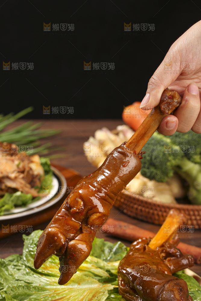 深底上的羊蹄