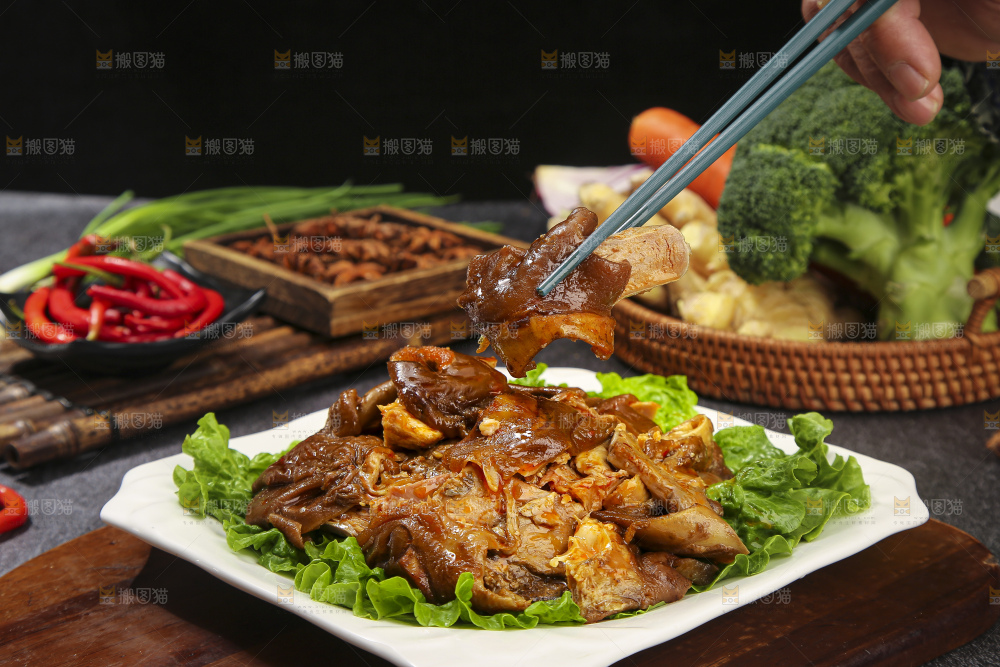 深底上的羊头肉