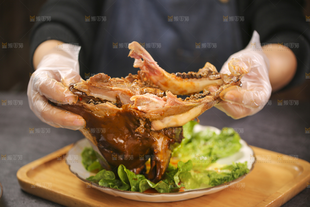 深底上的羊头肉