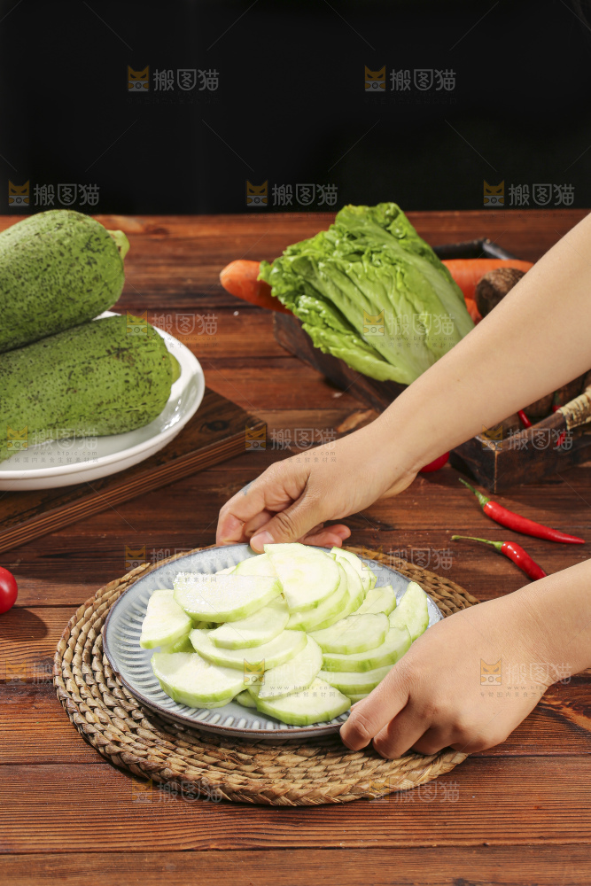 木底上的肉丝瓜