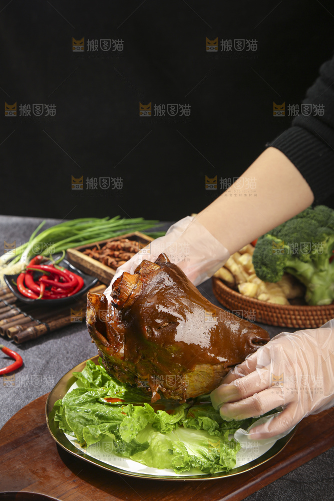 深底上的羊头肉