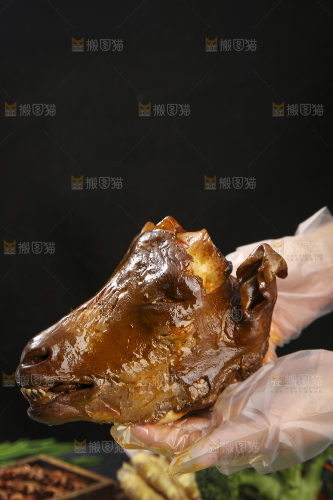 深底上的羊头肉