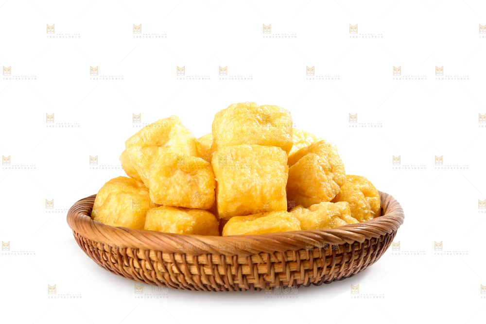 白底上的油豆腐