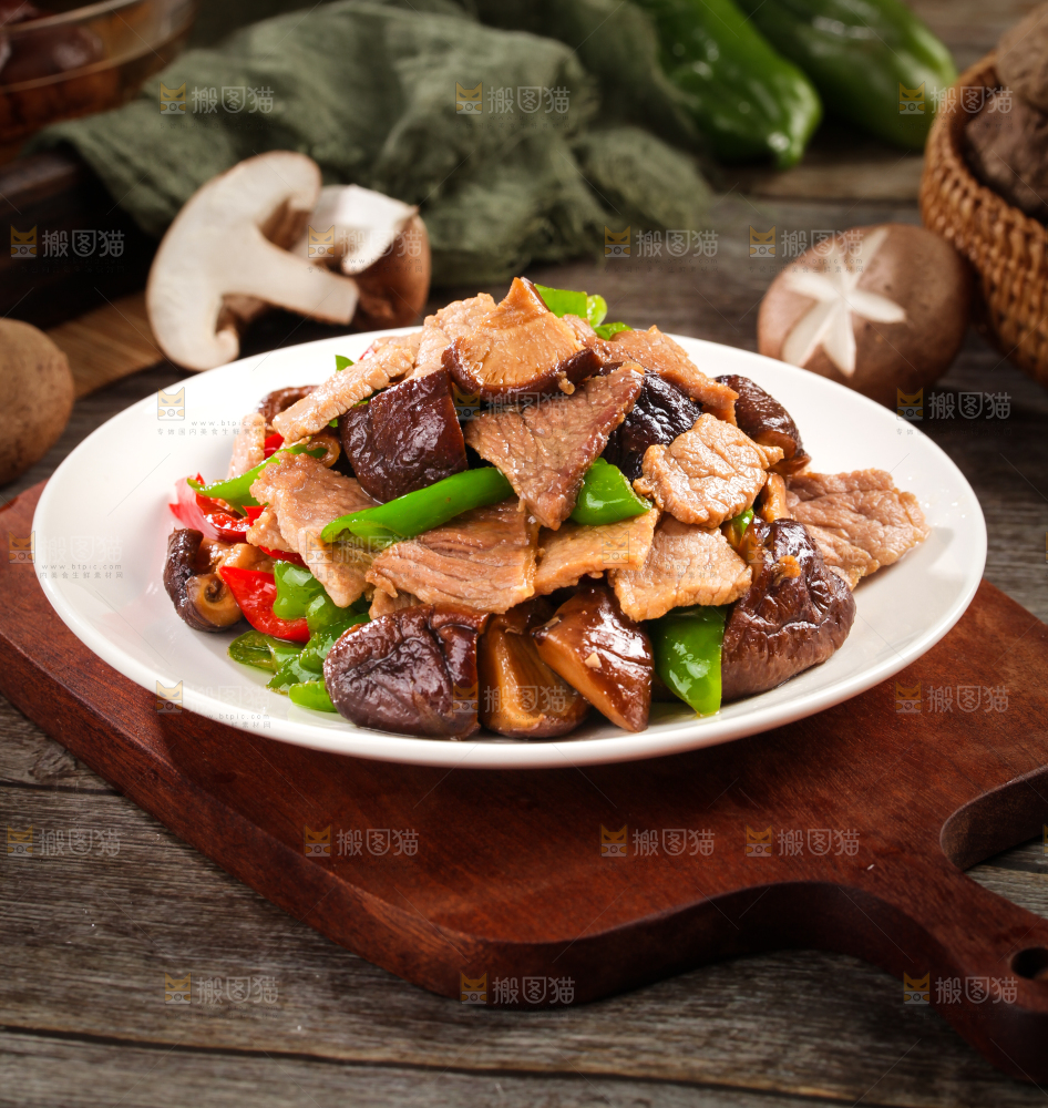 深底上的香菇肉片