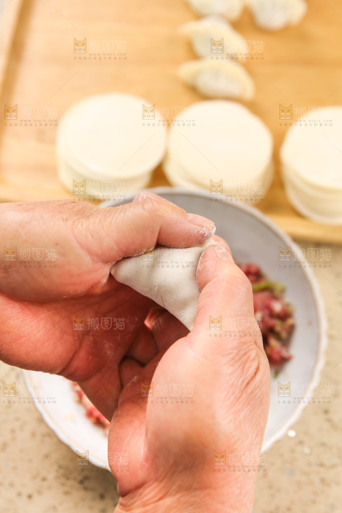 手工牛肉饺子制作