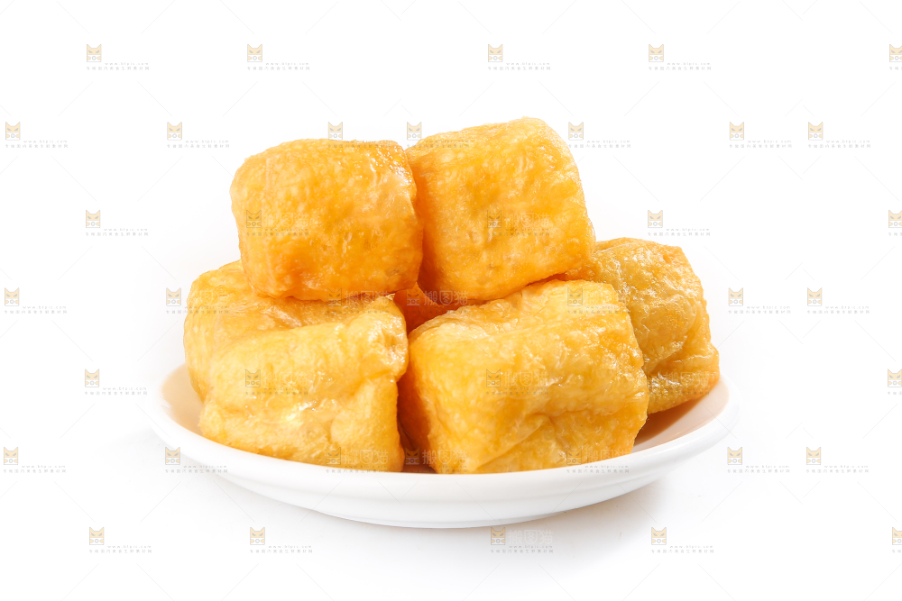 白底上的油豆腐