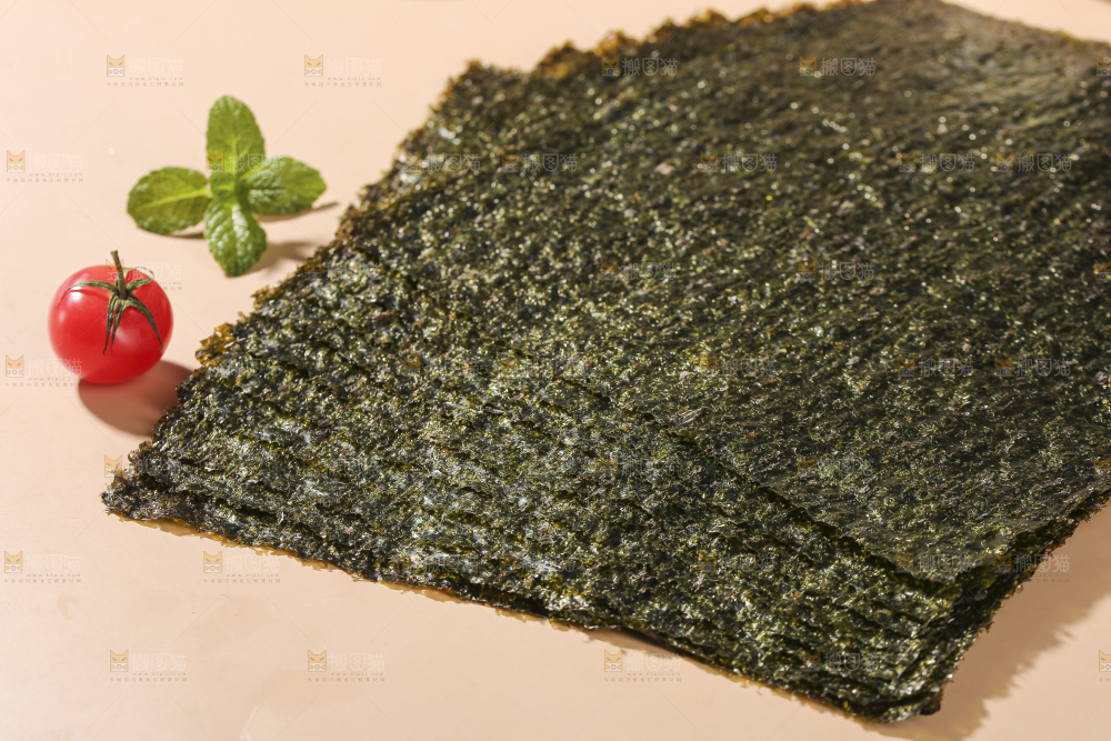 浅底上的海苔卷