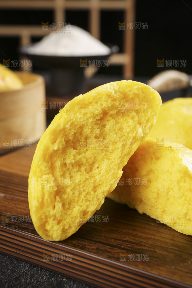 深底上的南瓜馒头