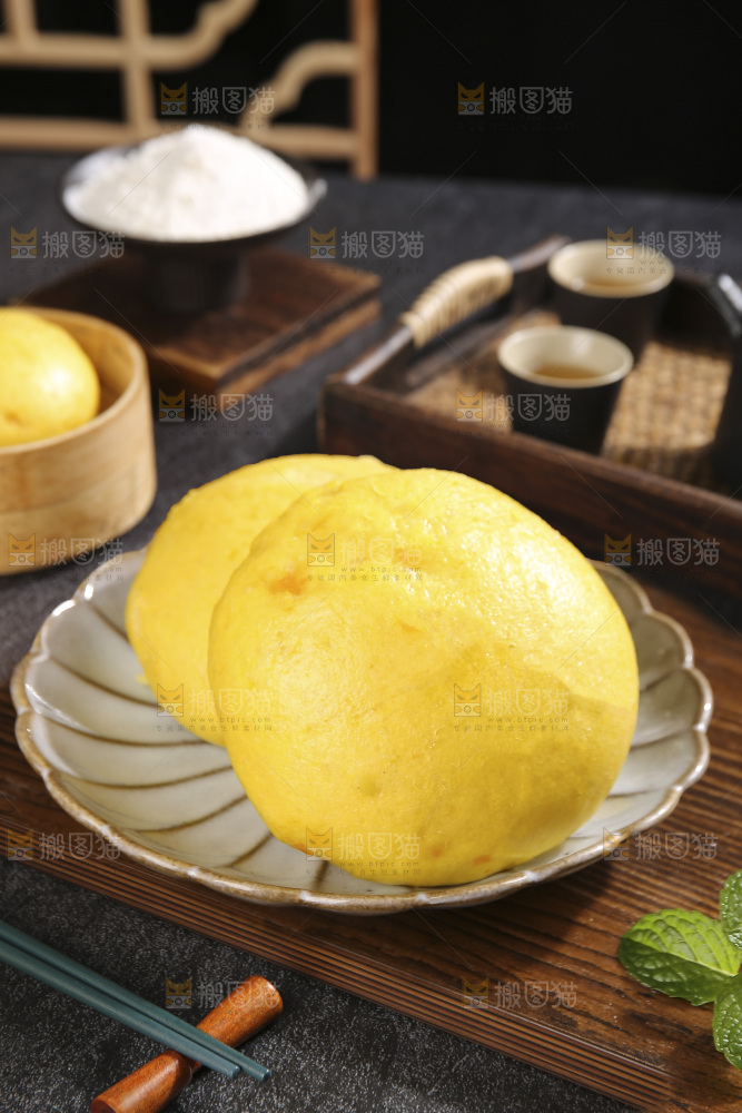 深底上的南瓜馒头