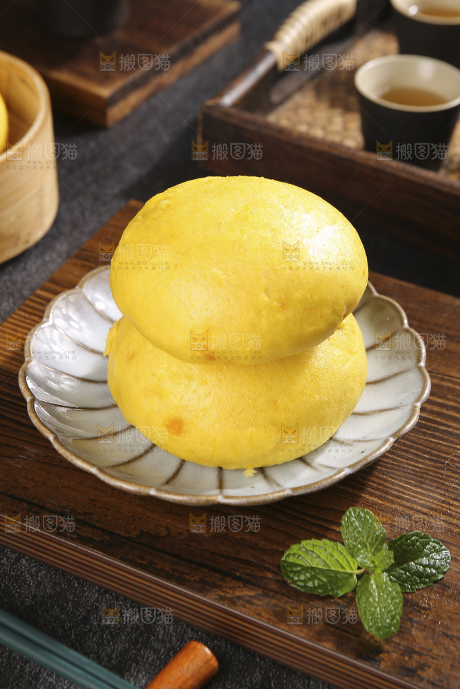 深底上的南瓜馒头