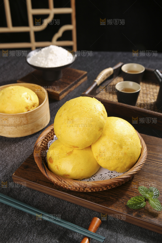 深底上的南瓜馒头
