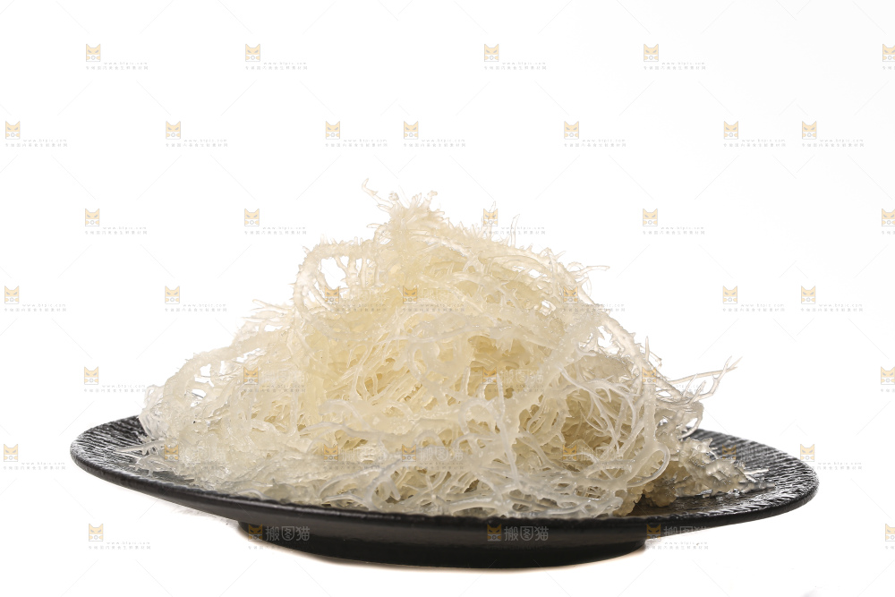 白底上的龙须菜