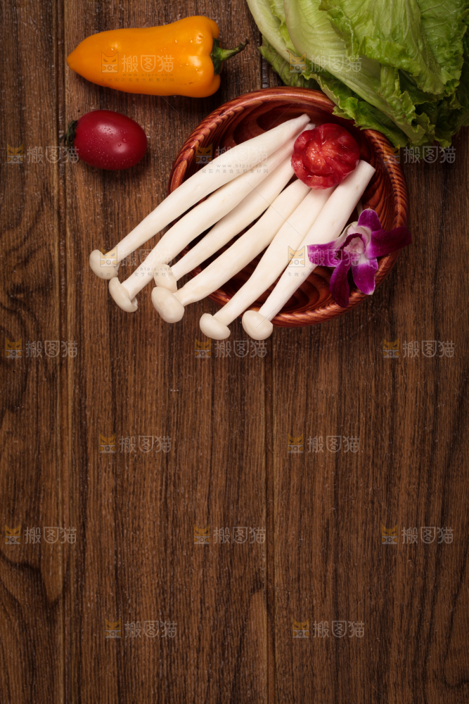 深底上的海鲜菇