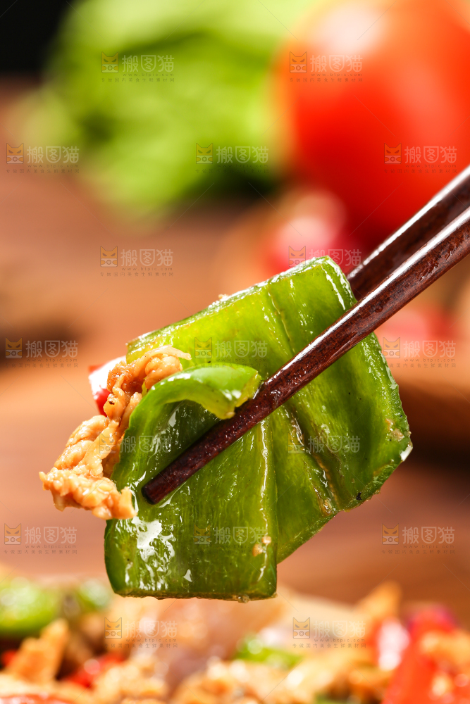 盘子里的青椒炒肉丝