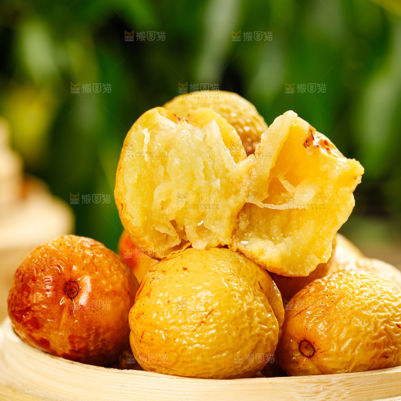 一堆蒸熟的云南冬枣