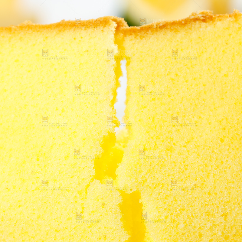 一块撕开的切片面包